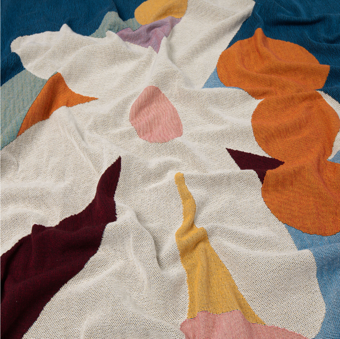 【Slowdown Studio】 BLANKET - Delaney Throw (Art by Wanlissa Nuntasukan, Thailand)
