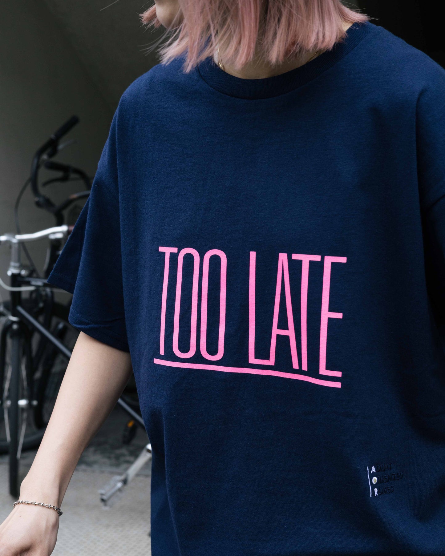 【AOR】TOO LATE COME BACK T-Shirt - NAVY