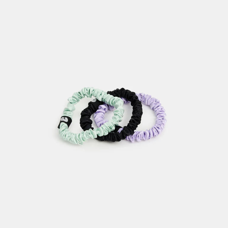 【CHUNKS】Silk Scrunchies in Skinny Winnie