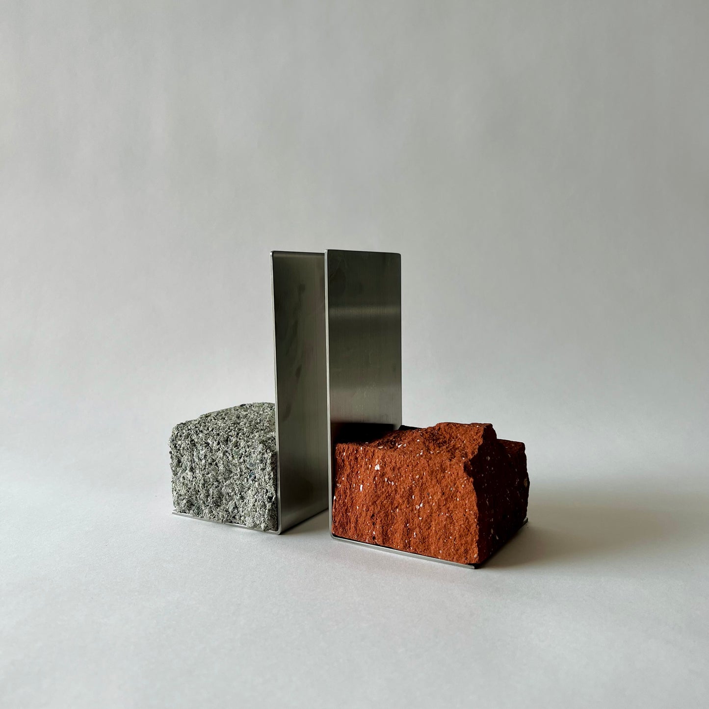 Bookend brick