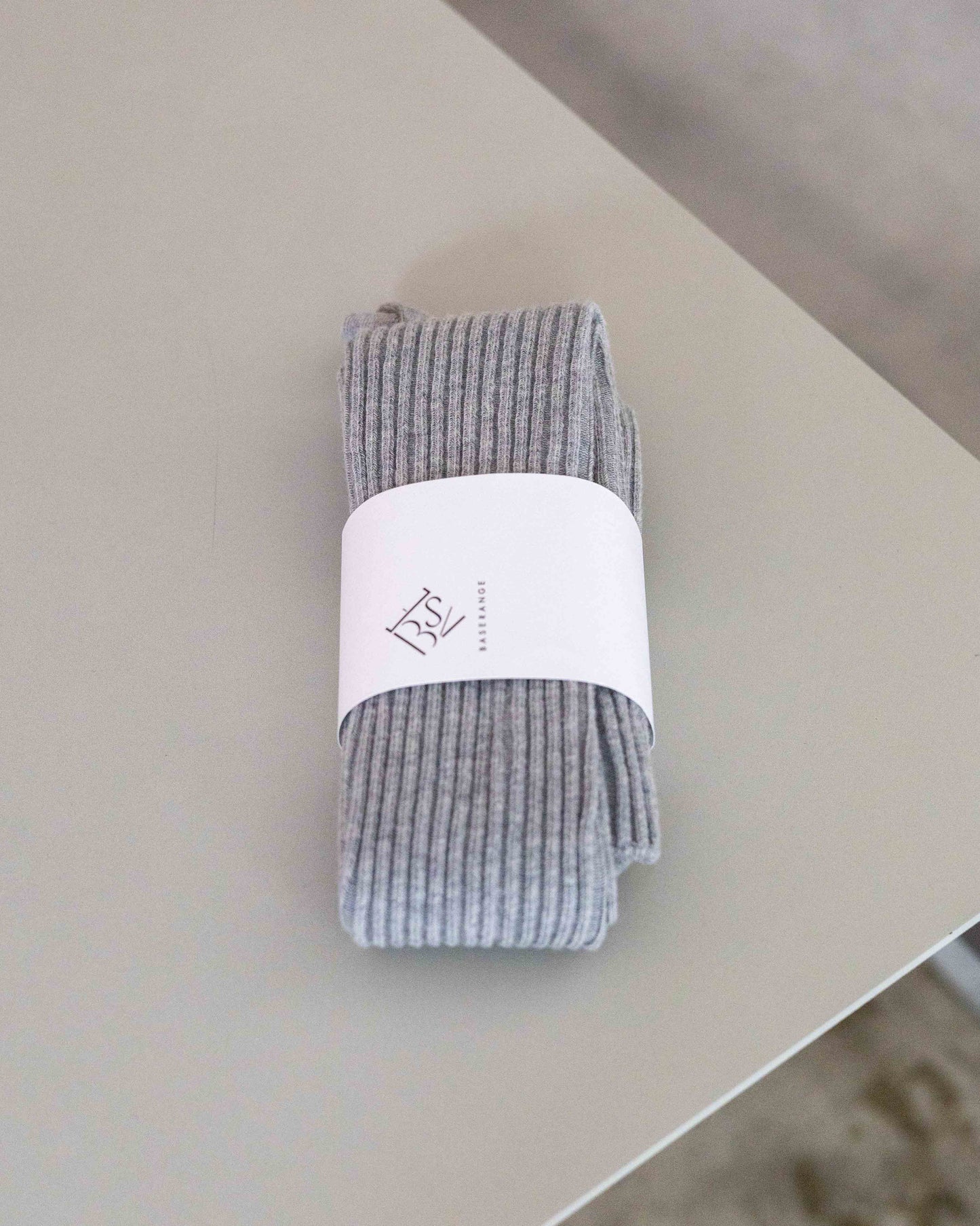 【BASERANGE】RIB OVERKNEE SOCKS