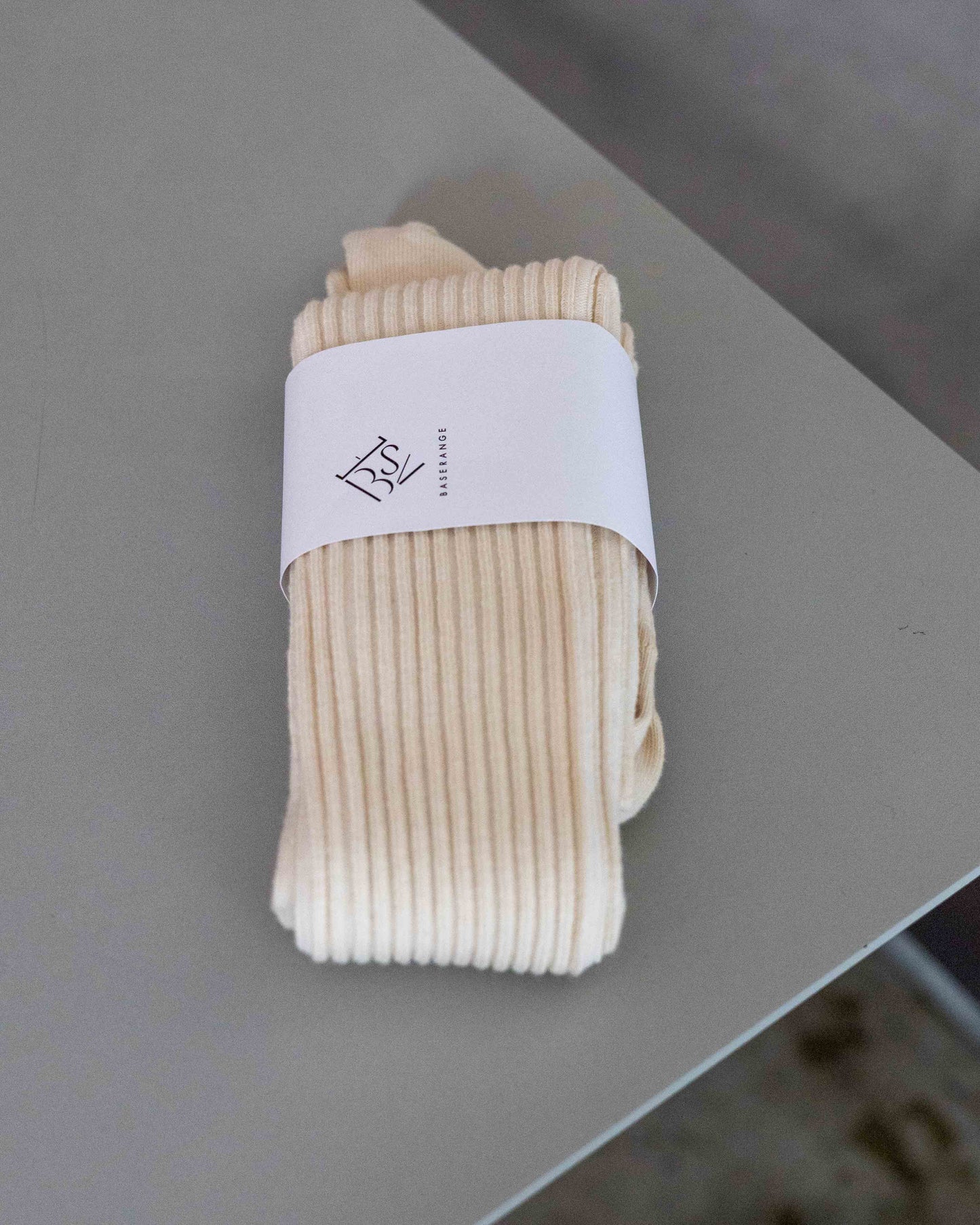 【BASERANGE】RIB OVERKNEE SOCKS