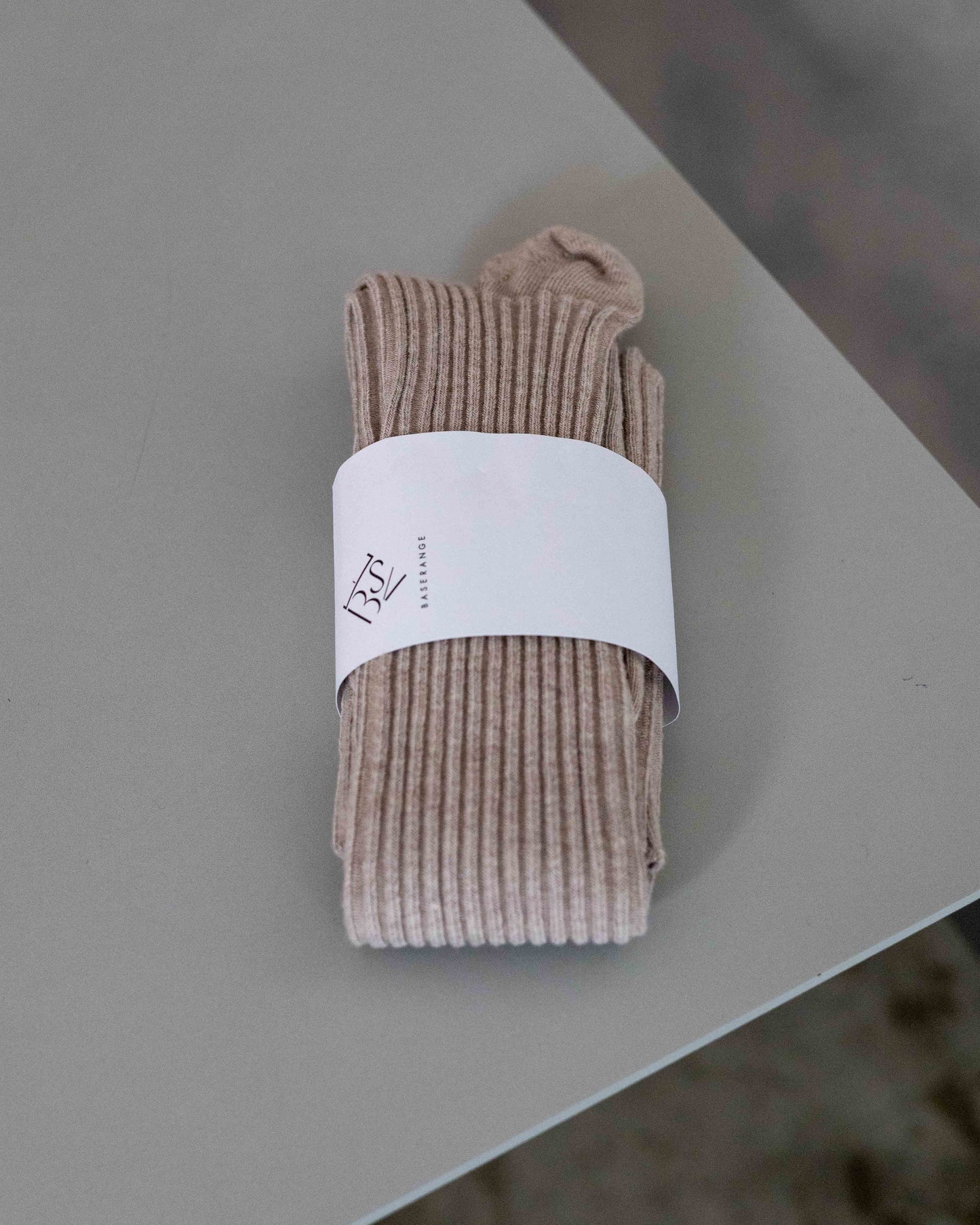 【BASERANGE】RIB OVERKNEE SOCKS